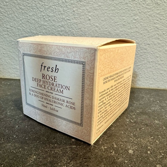 NIB Fresh Rose Deep Hydration Cream - Picture 3 of 6